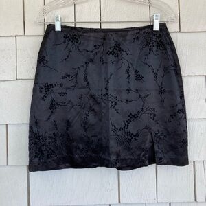 90s Vintage Streetwear Floral Embroidered Black Mini Skirt Size 9